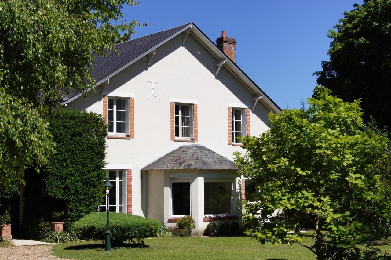 L'Atelier Du Chateau Saint-Ay Екстер'єр фото