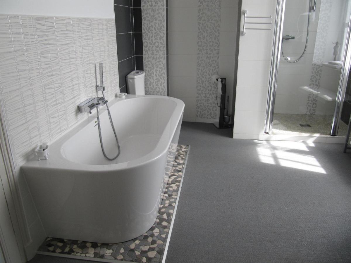L'Atelier Du Chateau Saint-Ay Екстер'єр фото