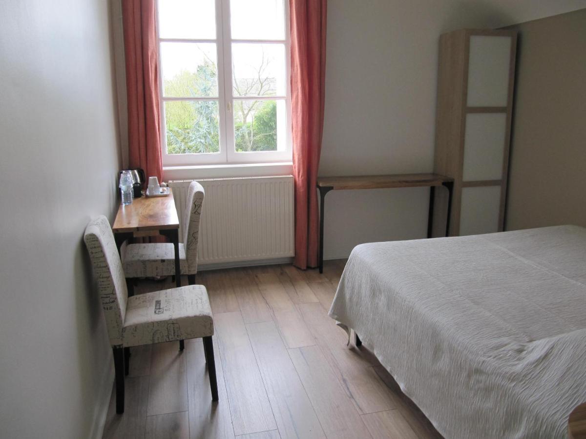 L'Atelier Du Chateau Saint-Ay Екстер'єр фото
